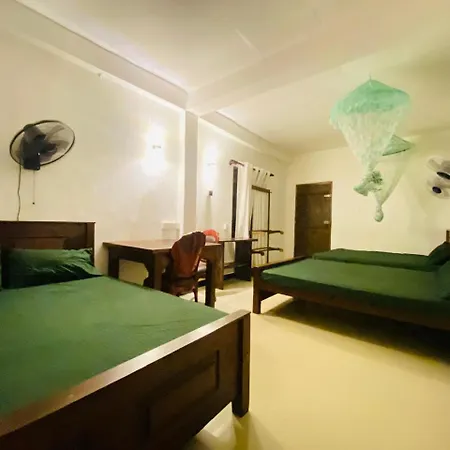 Sensitha Holiday Home Anuradhapura Exterior photo